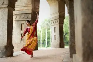 woman story telling through dance