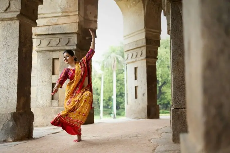 woman story telling through dance